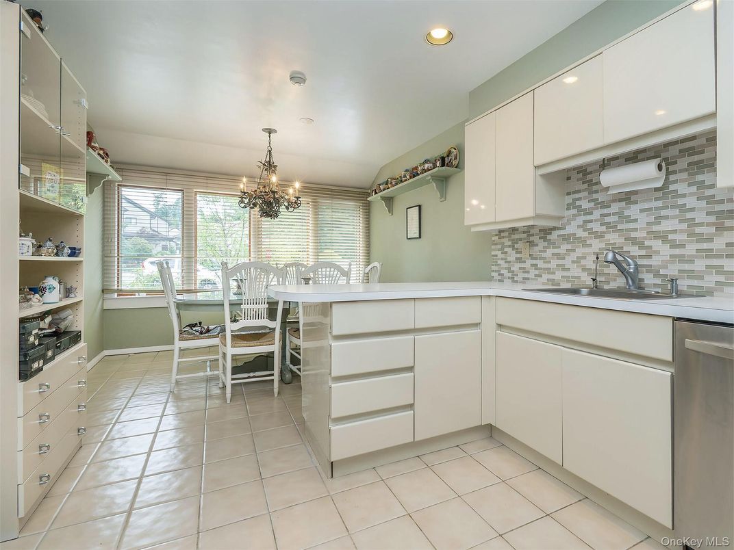 Chandelier, Dining room, Interior, Kitchen, Recessed Lighting