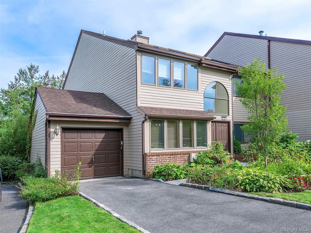 Attached, Exterior, Facade, Tudor Revival