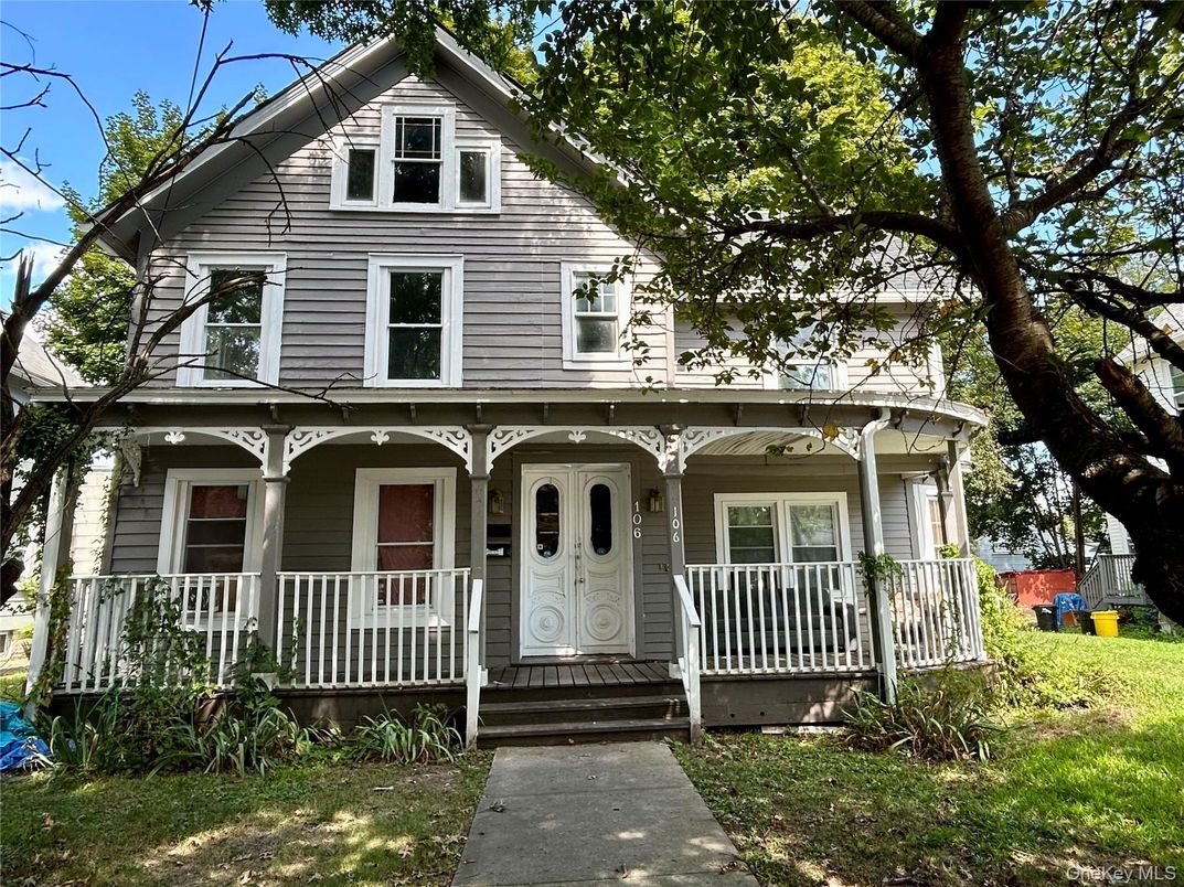 Exterior, Facade, Queen Anne Victorian