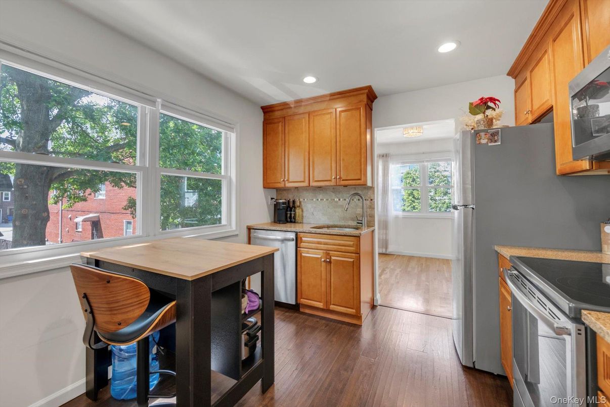 Interior, Kitchen, Recessed Lighting, Wood Texture Flooring