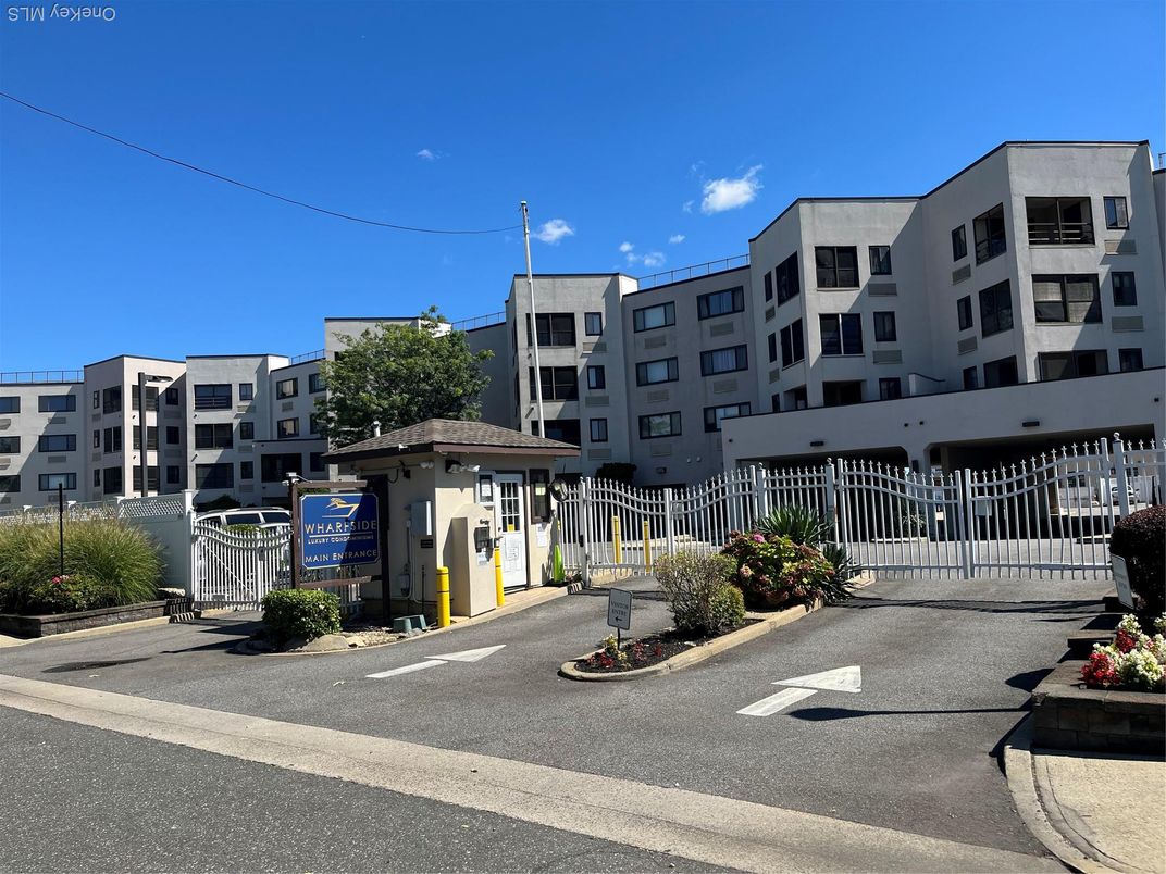 Exterior, Facade, Condo Building