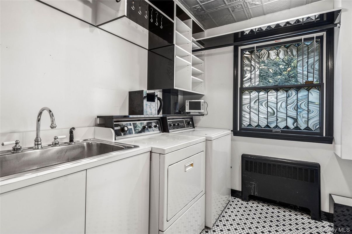 Interior, Washer