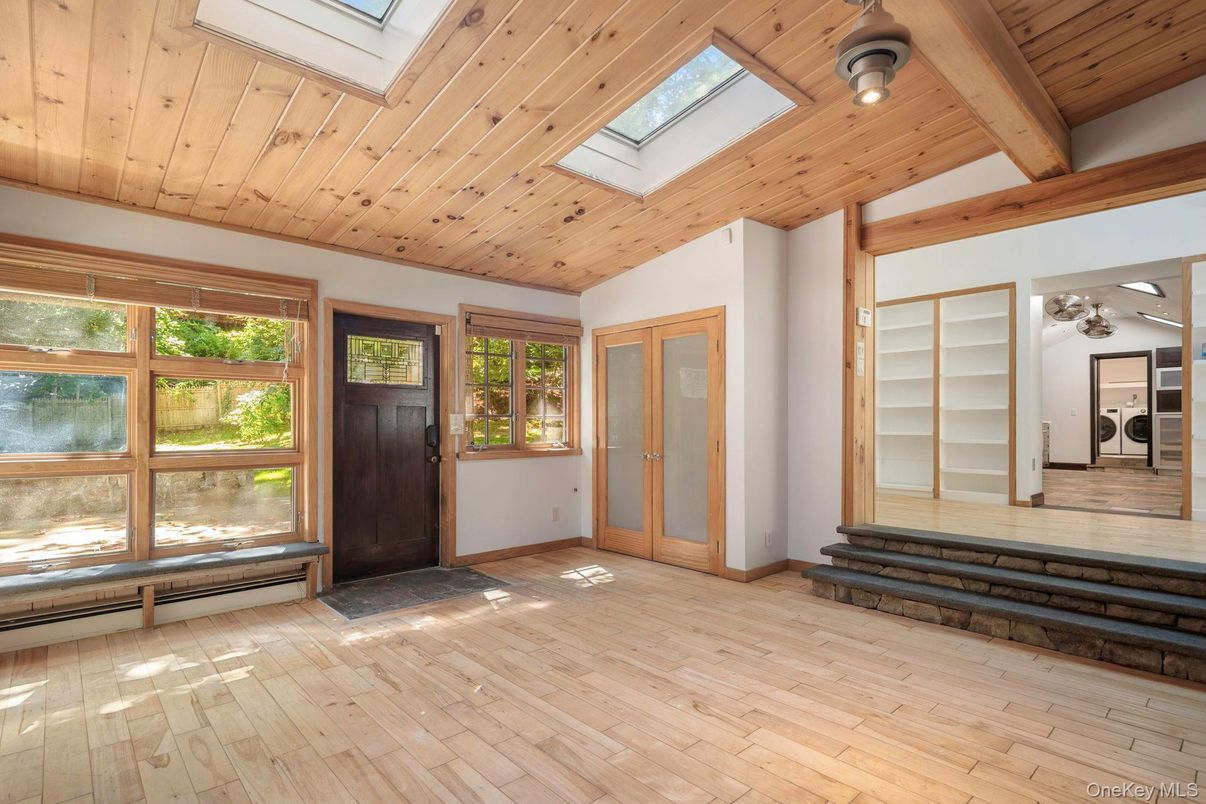 Empty room, Interior, Wooden Beams, Wooden Ceilings, Wood Texture Flooring