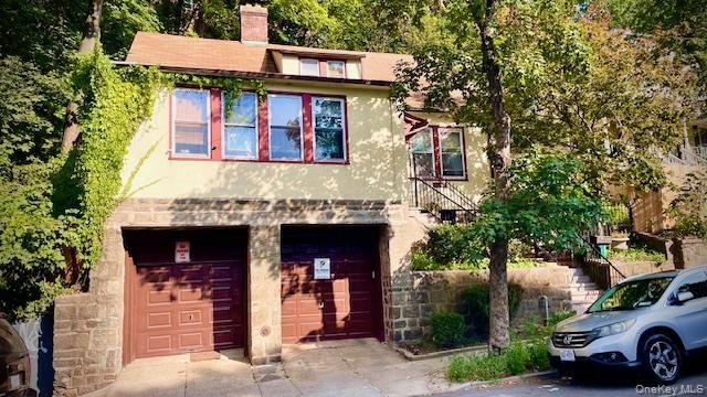 Attached, Exterior, Facade, American Foursquare