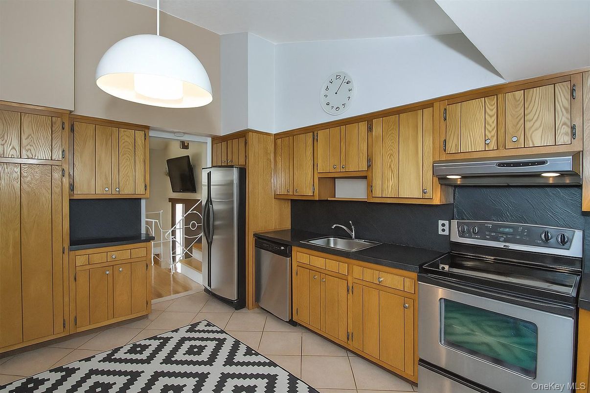 Interior, Kitchen, Pendant Lights, Stainless Steel Appliances