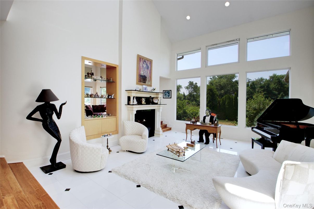Fireplace, Interior, Living room, Piano, Recessed Lighting