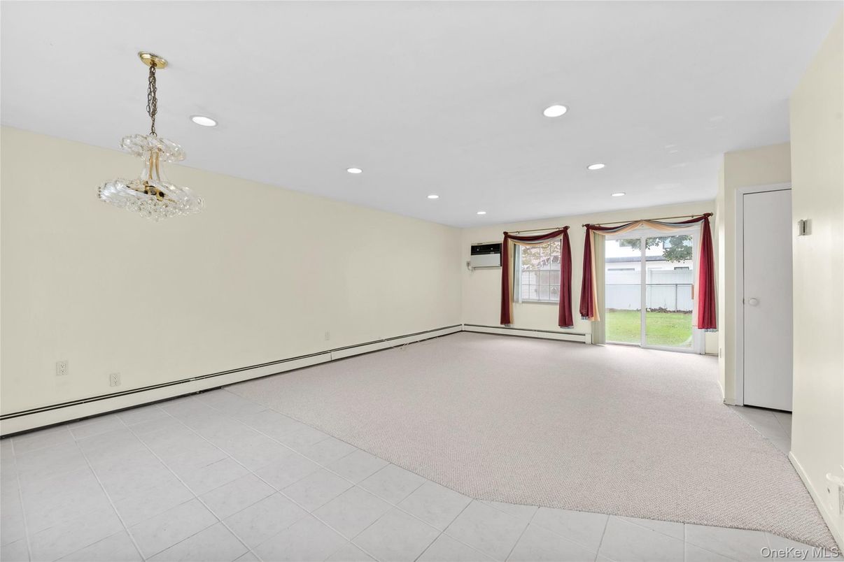 Chandelier, Empty room, Interior, Recessed Lighting