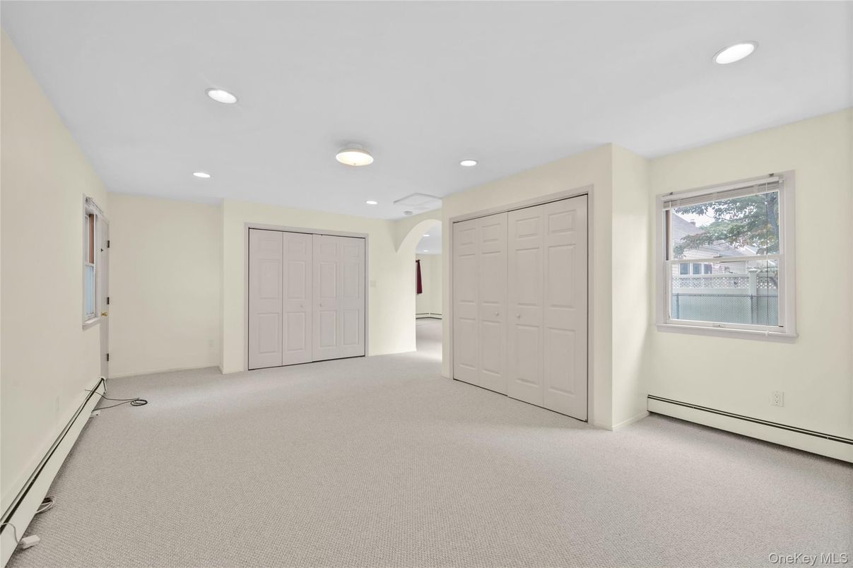 Empty room, Interior, Recessed Lighting