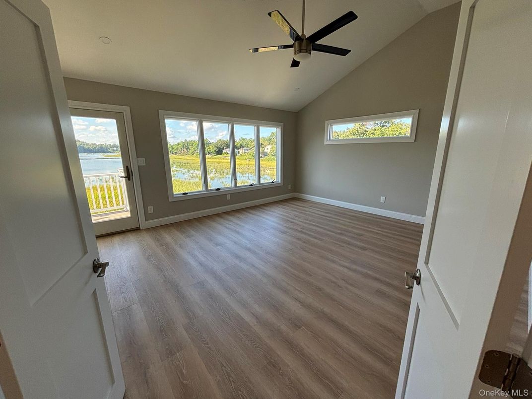 Empty room, Interior, Water, Wood Texture Flooring