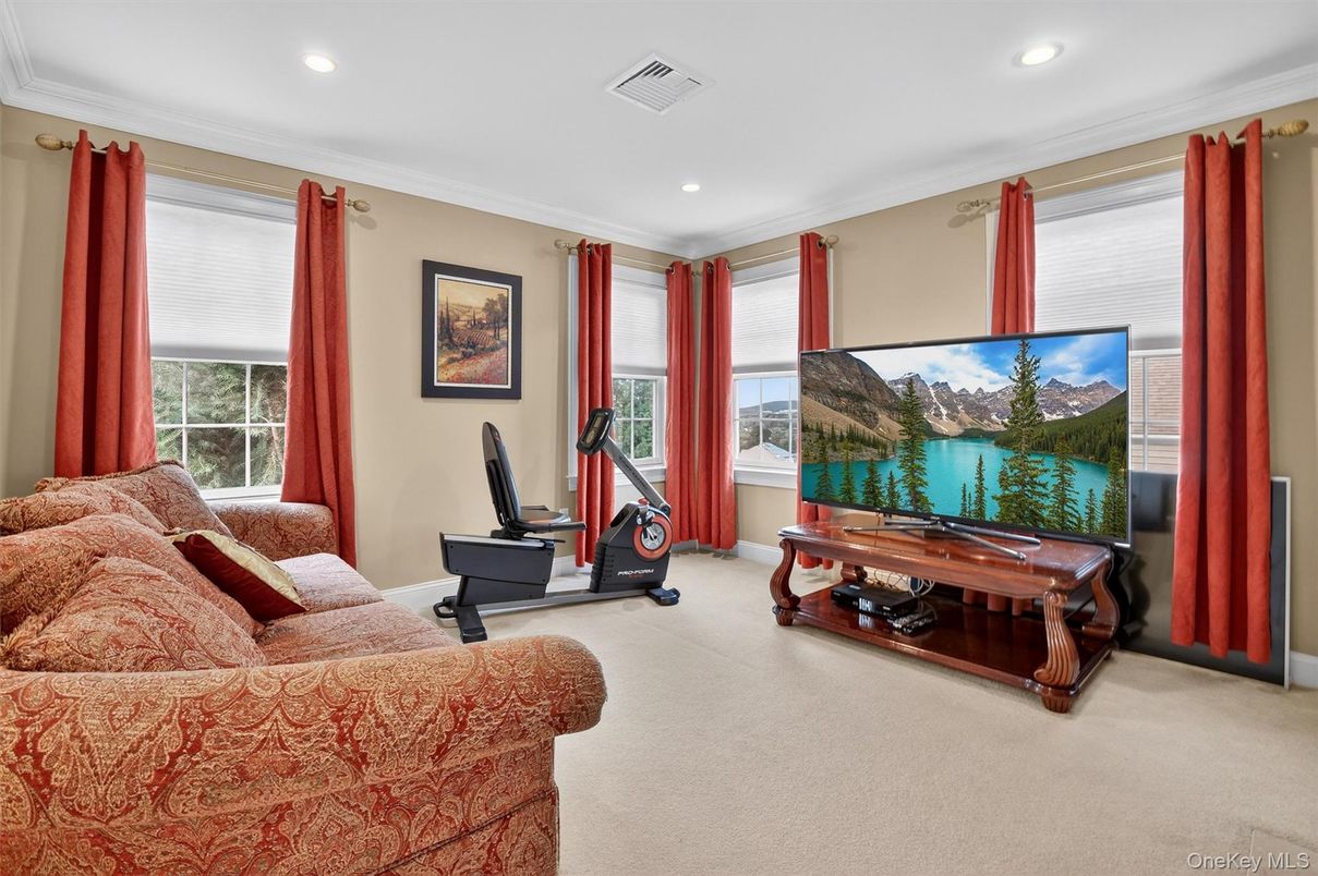 Fitness Equipment, Interior, Living room, Recessed Lighting
