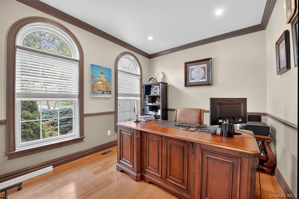 Home Office, Interior, Recessed Lighting, Wood Texture Flooring