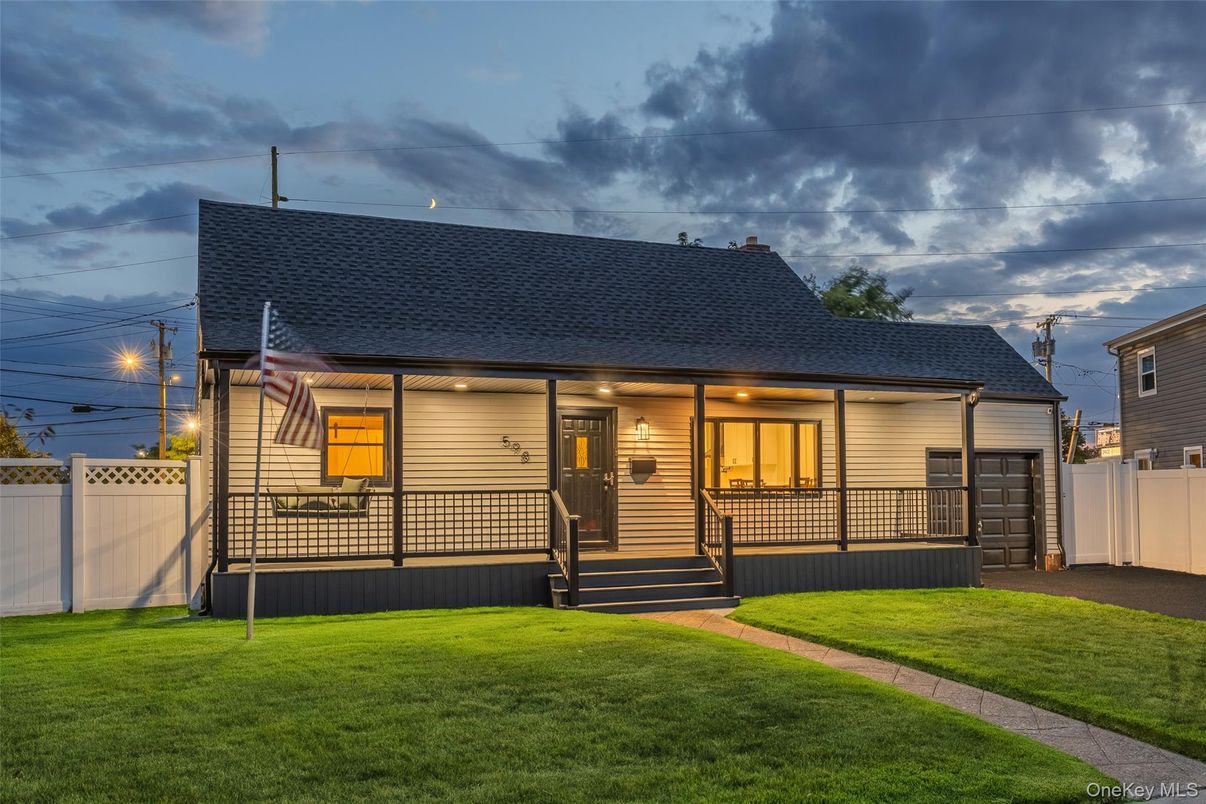Attached, Backyard, Exterior, Facade, Cape Cod