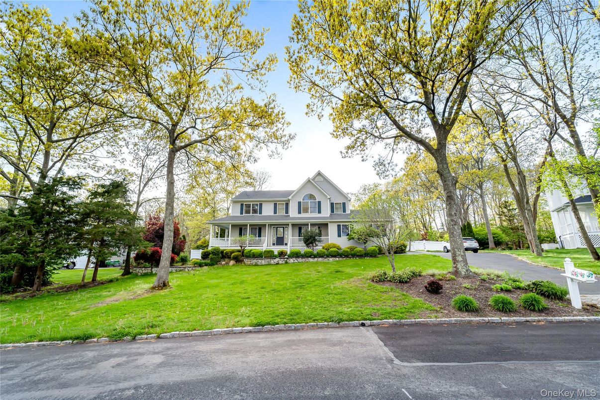 Exterior, Facade, Farmhouse