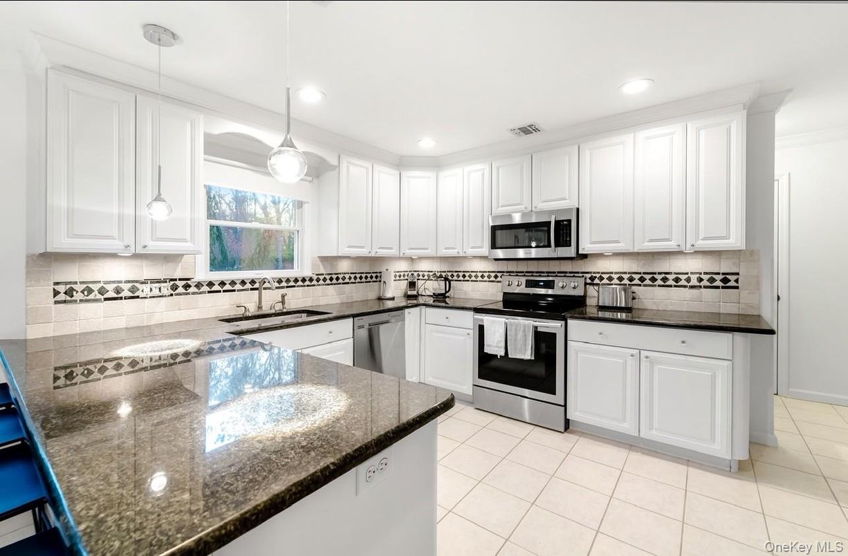 Interior, Kitchen, Pendant Lights, Recessed Lighting, Stainless Steel Appliances