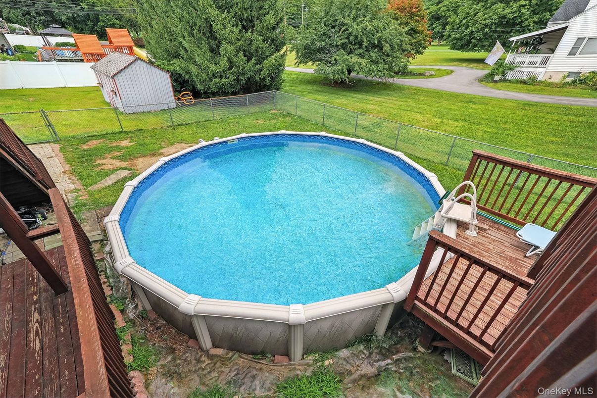 Exterior, Pool