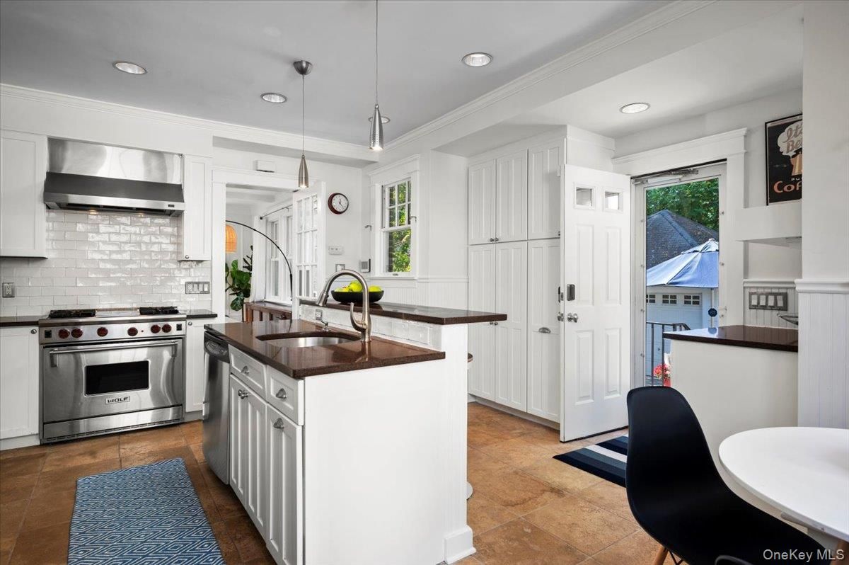 Interior, Kitchen, Pendant Lights, Recessed Lighting, Stainless Steel Appliances