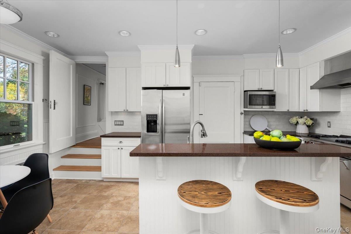 Interior, Kitchen, Pendant Lights, Recessed Lighting, Stainless Steel Appliances