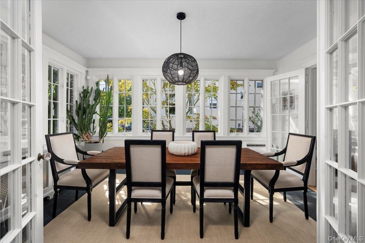 Dining room, Interior, Pendant Lights, Sun Room