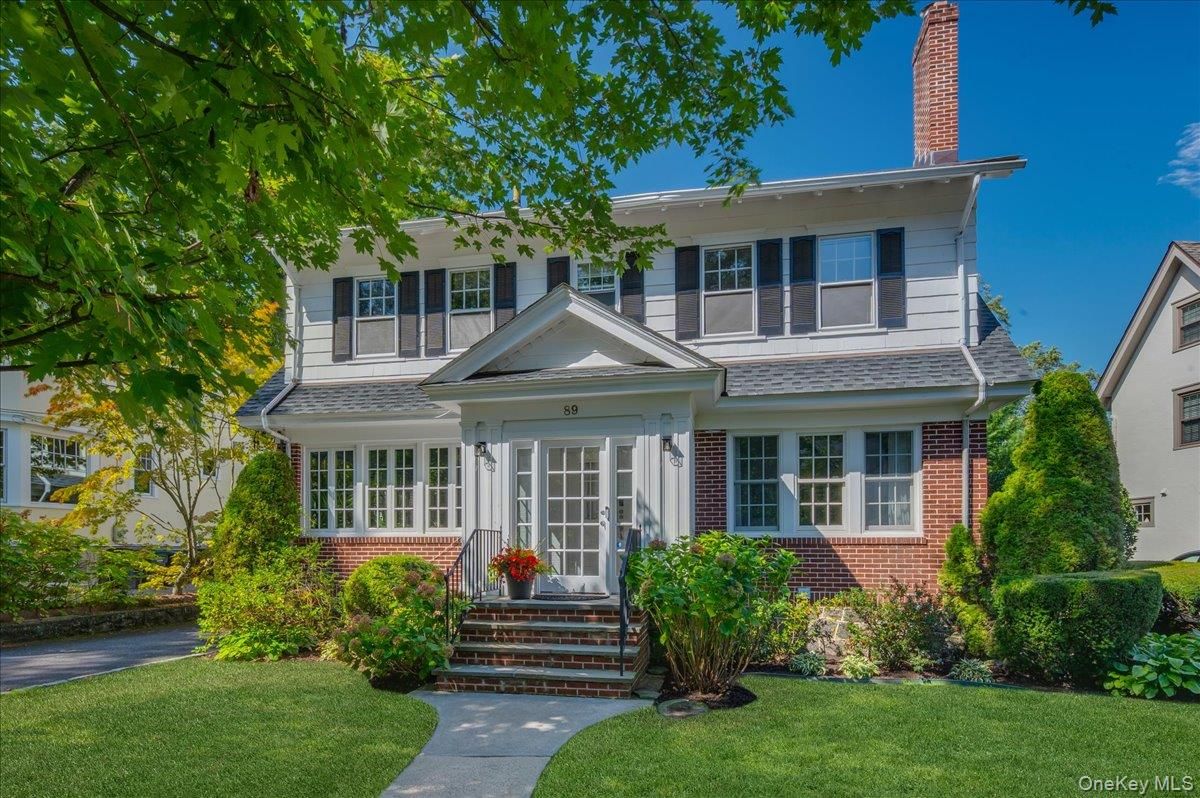 Exterior, Facade, Brick Facade, American Foursquare