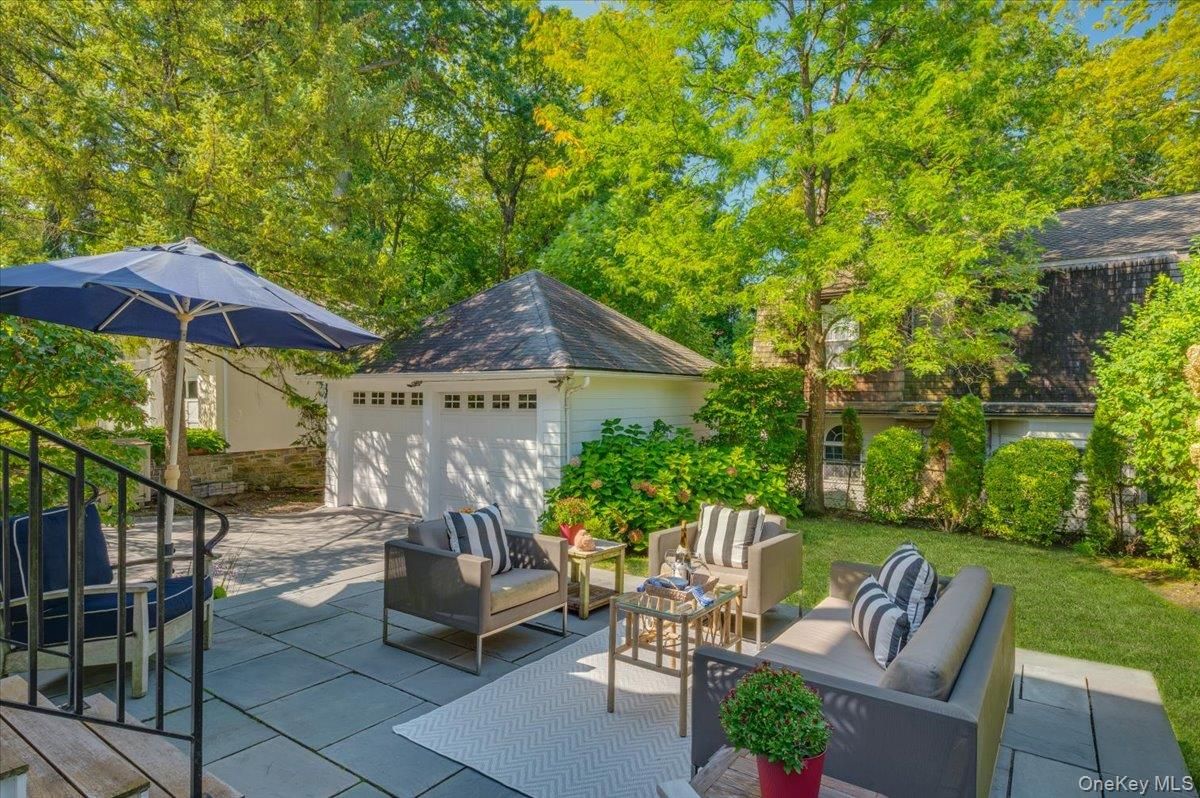 Backyard, Detached Garage, Exterior