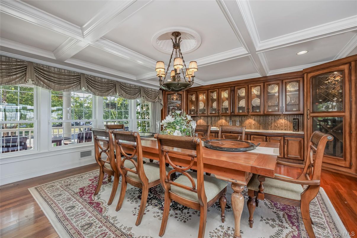 Chandelier, Dining room, Interior, Recessed Lighting, Wood Texture Flooring