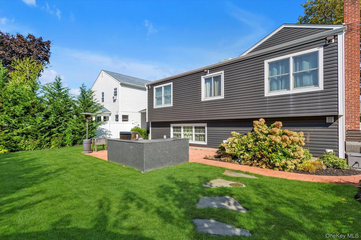 Backyard, Exterior, Outdoor Kitchen