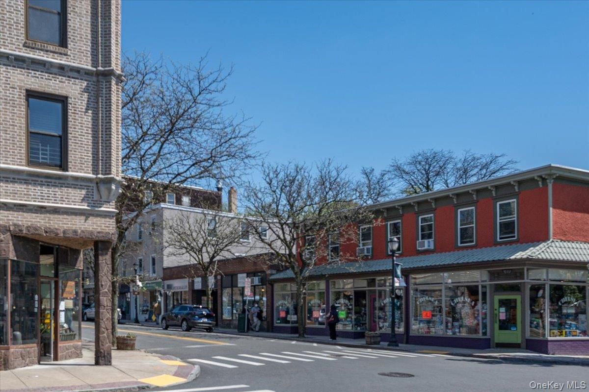 Exterior, Facade, Brick Facade, Rowhouse