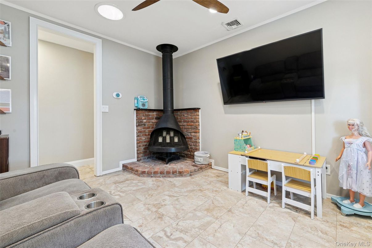 Fireplace, Interior, Recessed Lighting