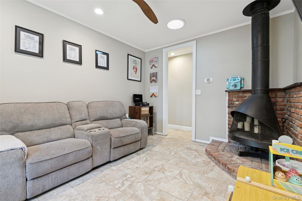 Fireplace, Interior, Living room, Recessed Lighting