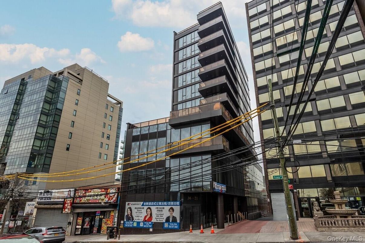 Exterior, Facade, Highrise