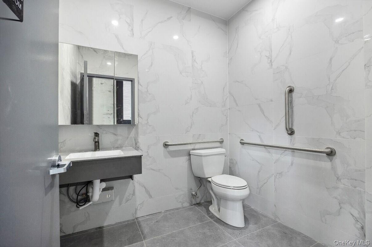 Bathroom, Interior, Marble Walls, Recessed Lighting