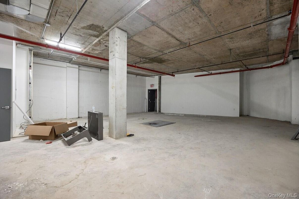 Garage, Interior