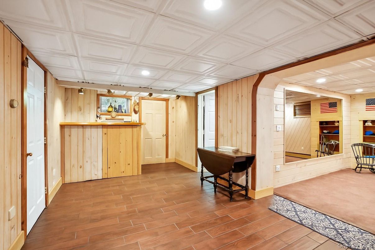 Interior, Recessed Lighting, Wood Texture Flooring, Wooden Walls