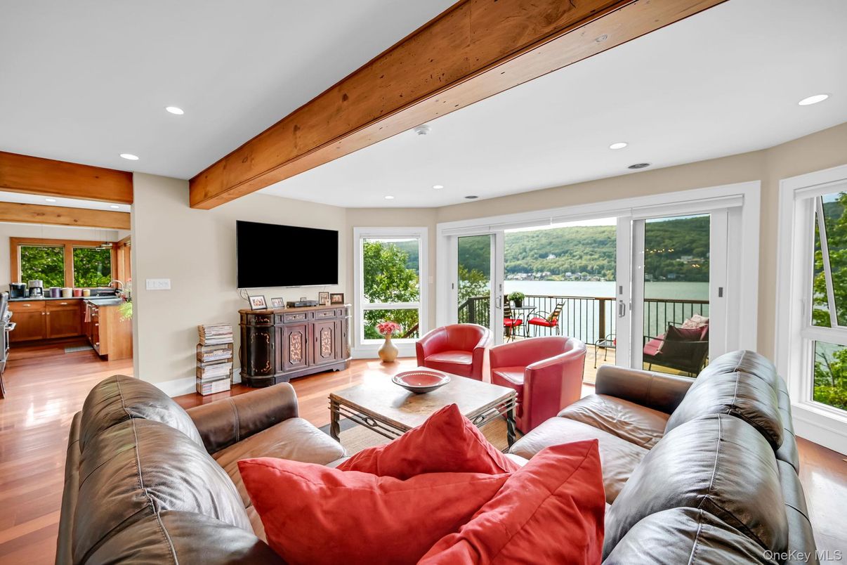 Interior, Living room, Recessed Lighting, Wooden Beams, Wood Texture Flooring