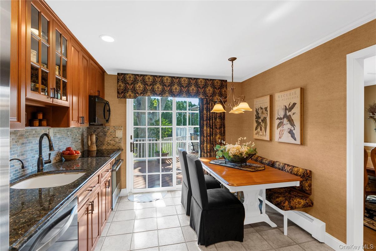 Dining room, Interior, Kitchen, Recessed Lighting