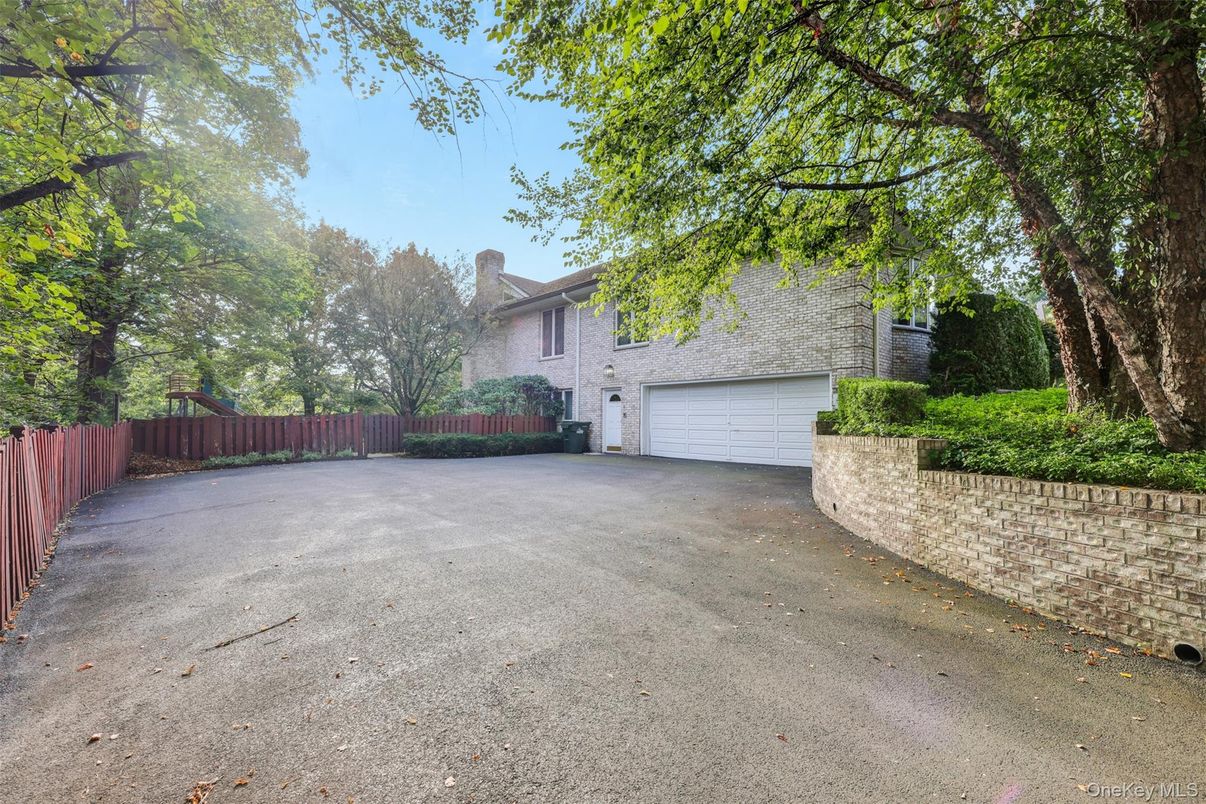 Detached Garage, Exterior