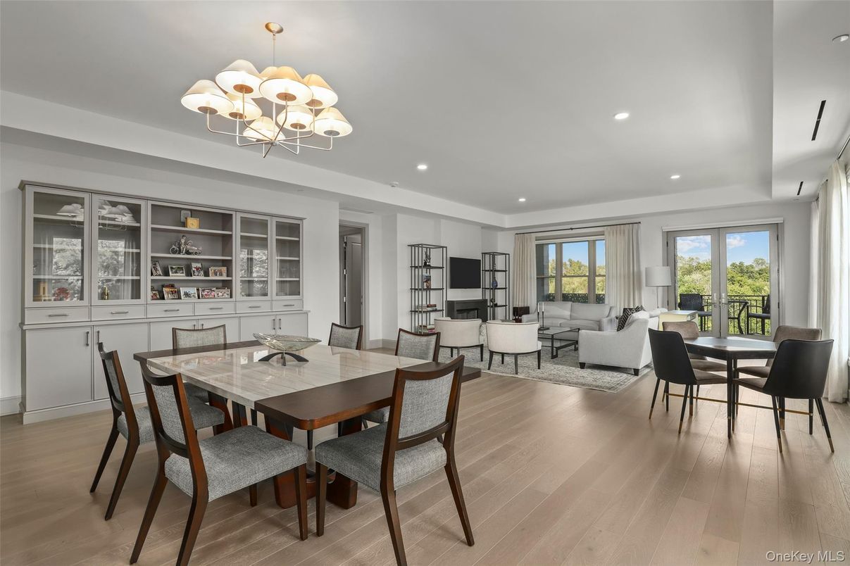 Chandelier, Dining room, Interior, Living room, Recessed Lighting, Wood Texture Flooring