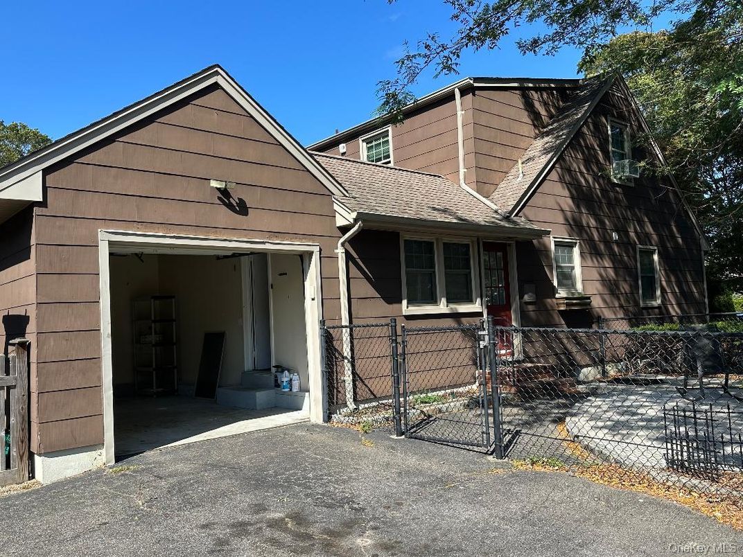 Exterior, Facade, None