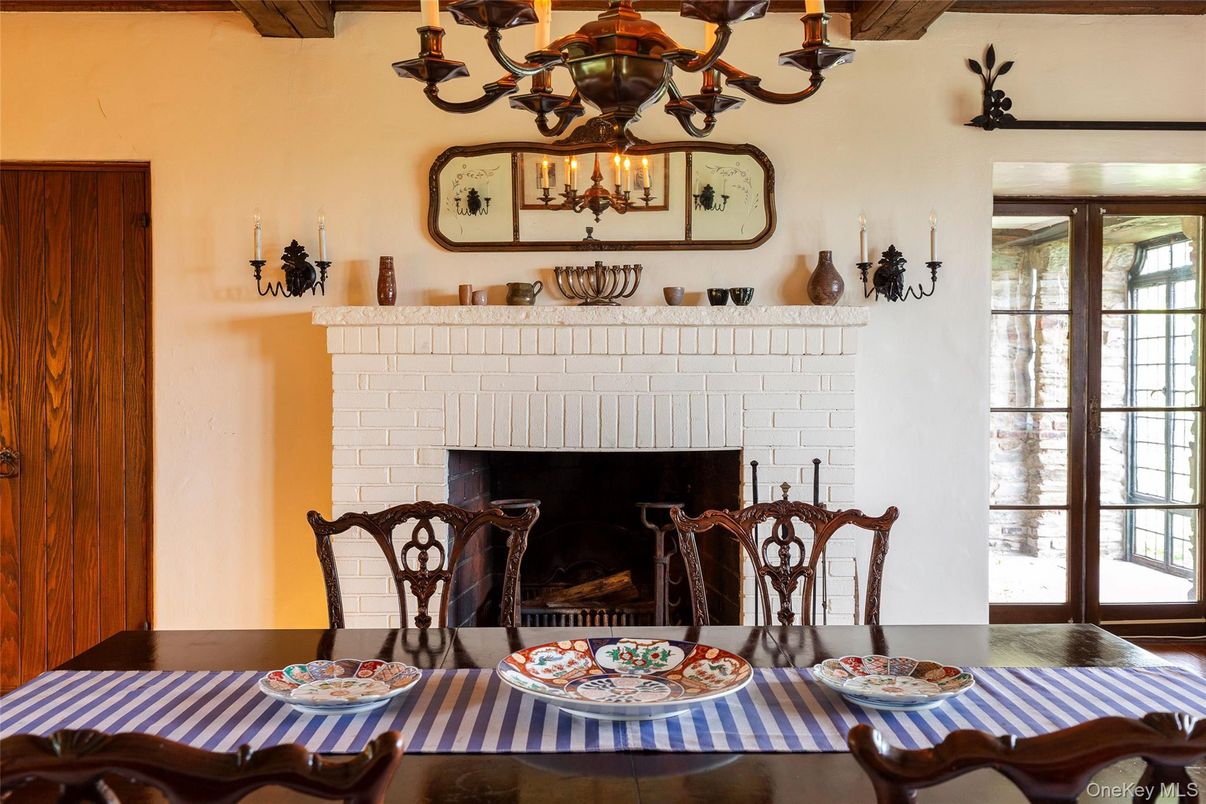 Chandelier, Dining room, Fireplace, Interior