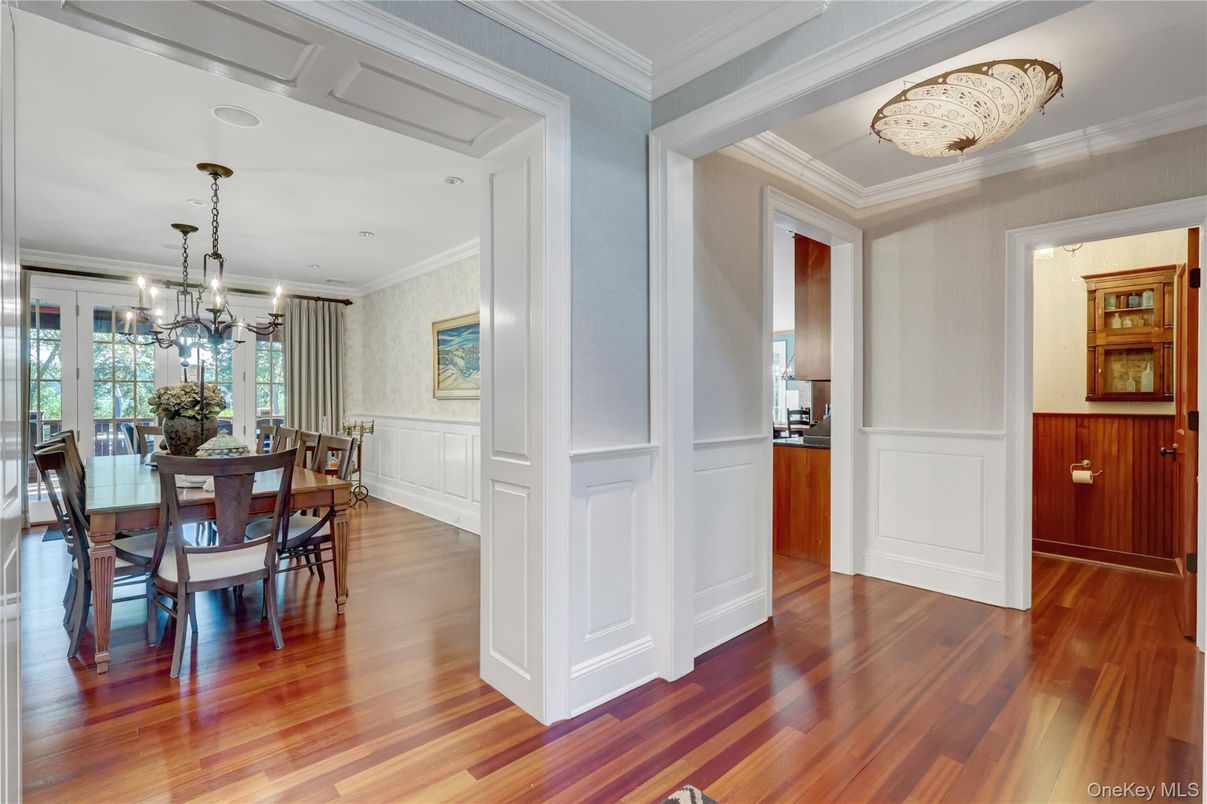Chandelier, Dining room, Interior, Recessed Lighting, Wood Texture Flooring