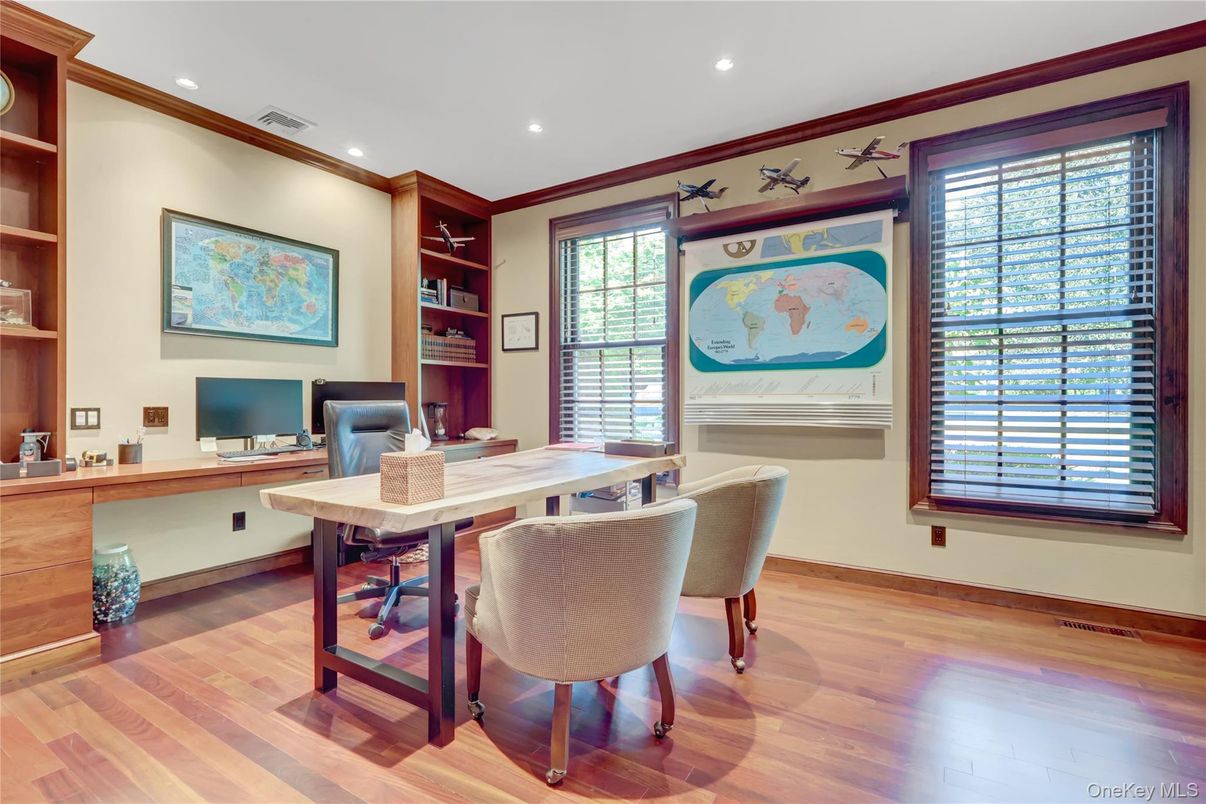 Home Office, Interior, Recessed Lighting, Wood Texture Flooring