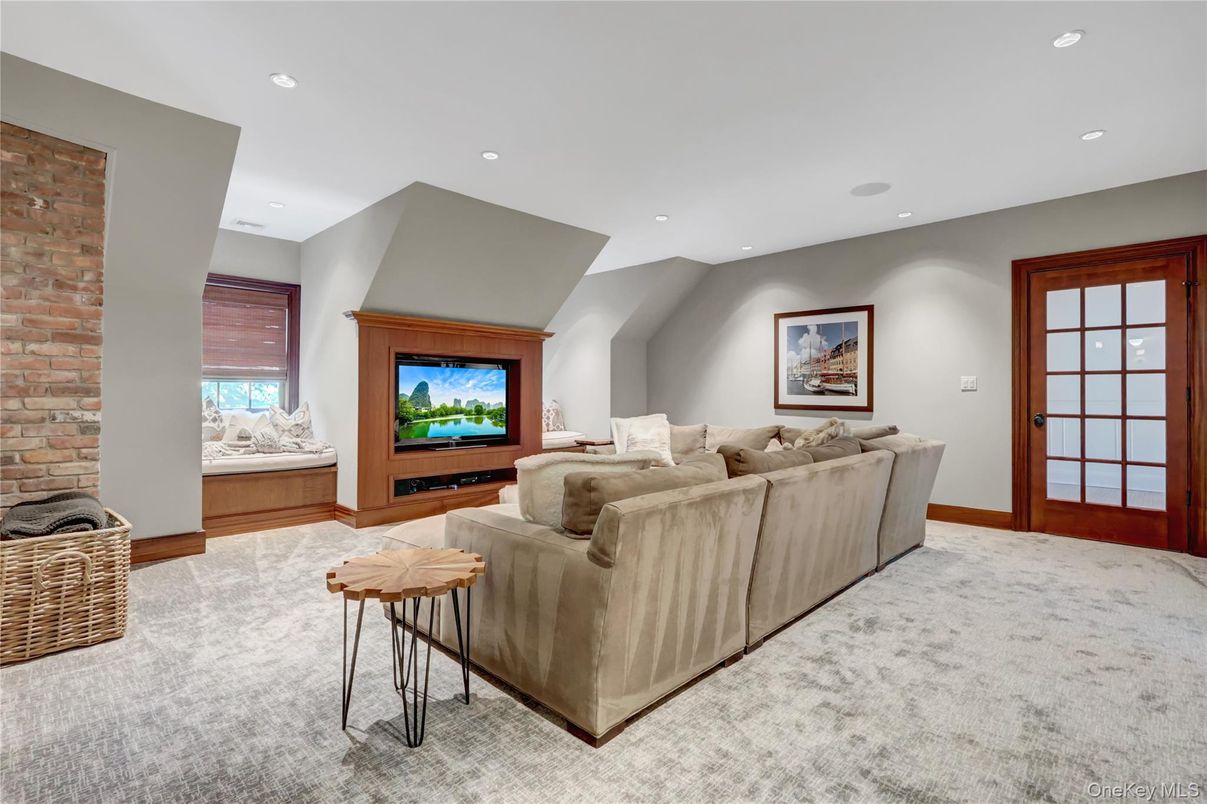 Interior, Living room, Recessed Lighting, Stone Walls