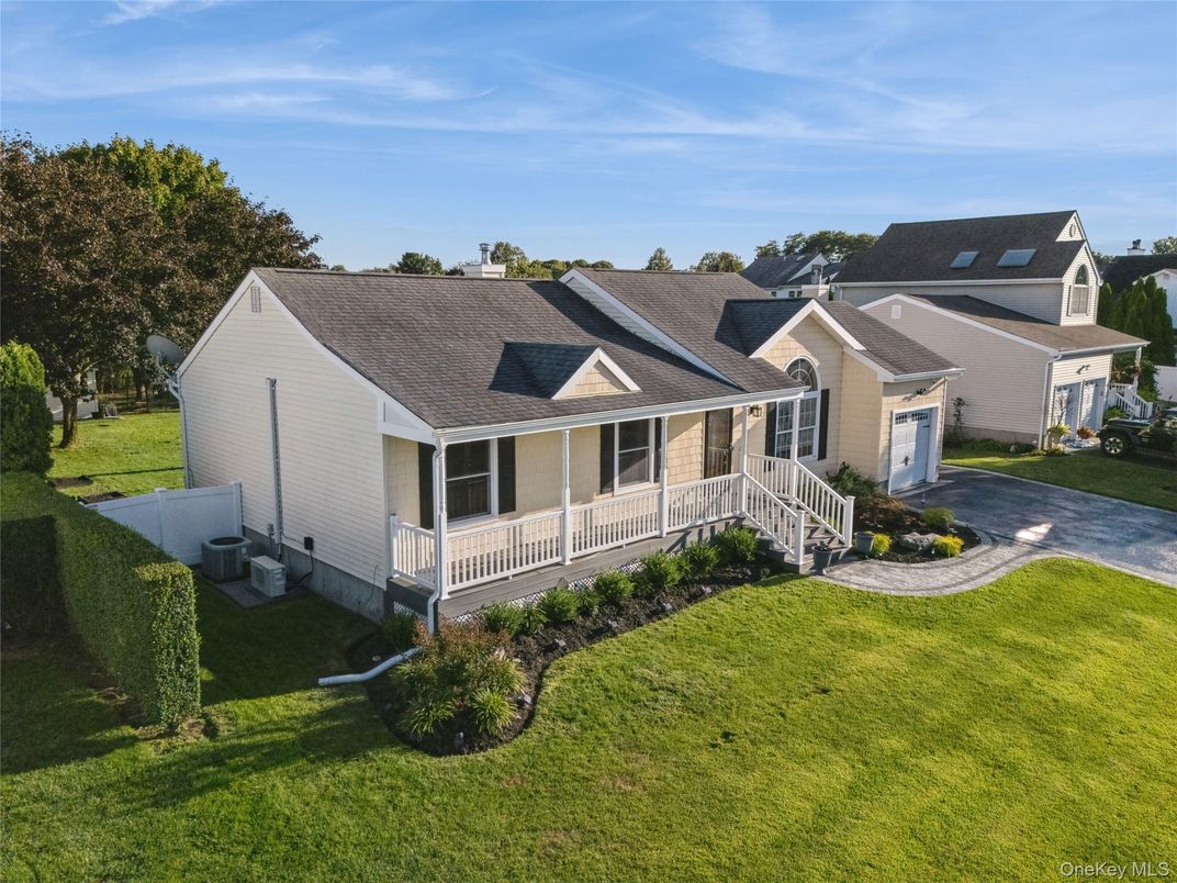 Backyard, Exterior, Facade, Farmhouse