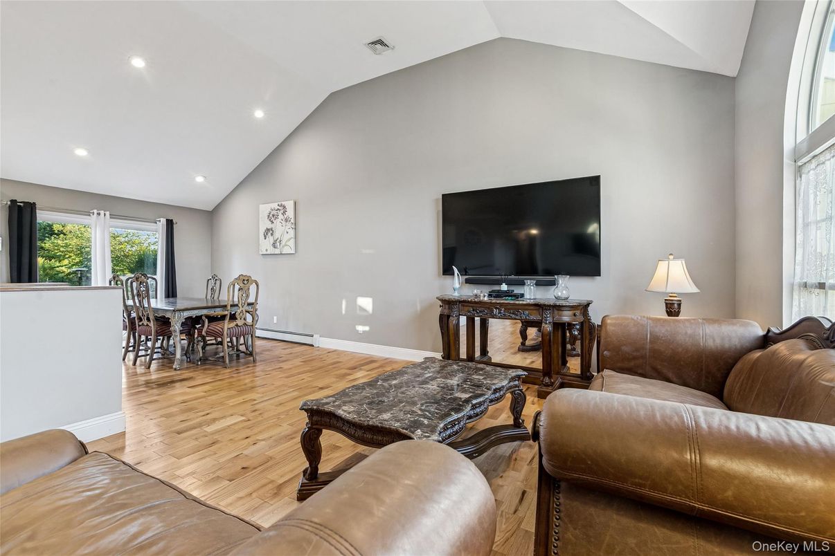 Dining room, Interior, Living room, Recessed Lighting, Wood Texture Flooring