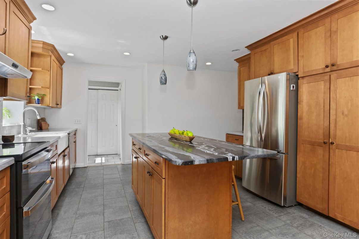Interior, Kitchen, Pendant Lights, Recessed Lighting, Stainless Steel Appliances