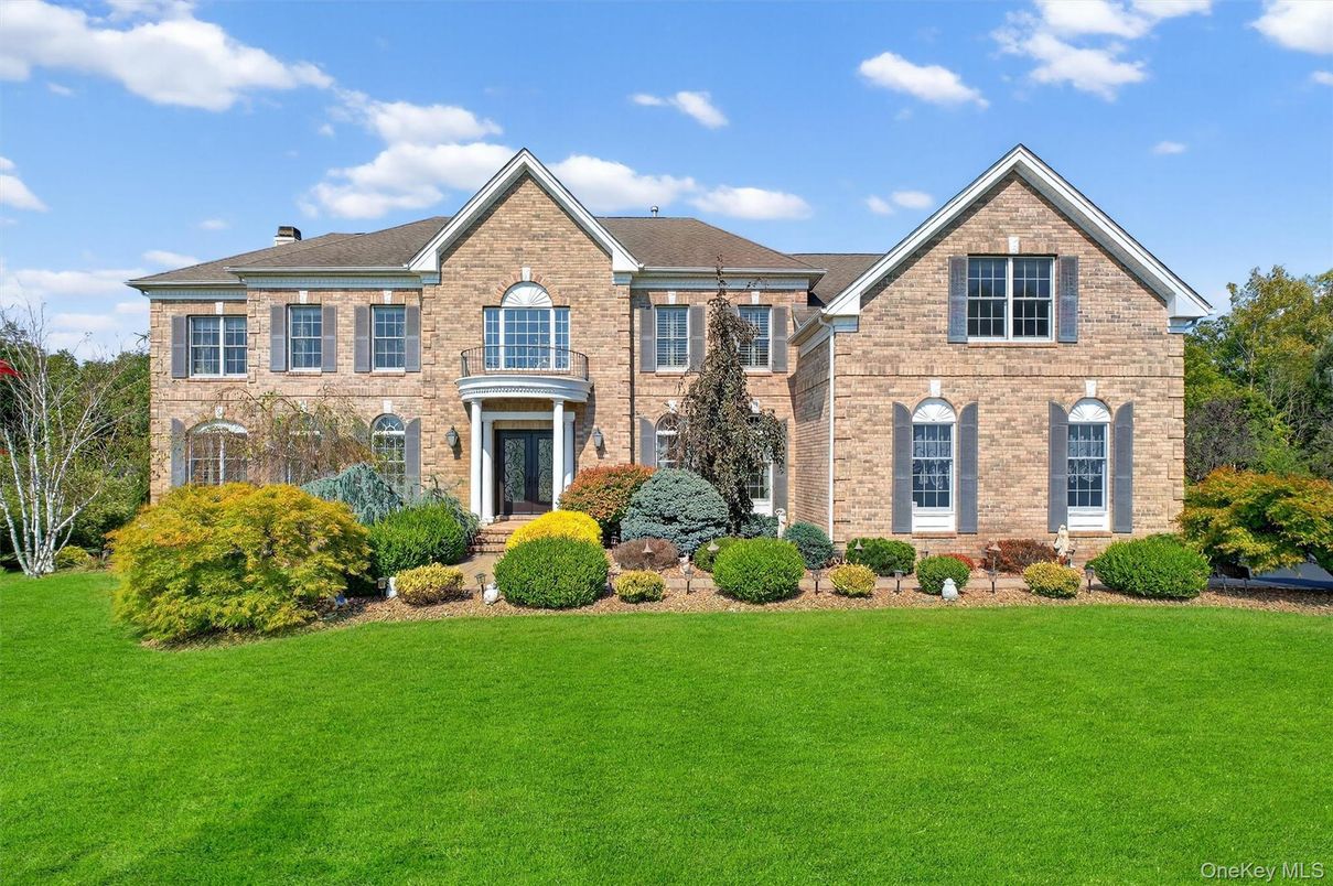 Exterior, Facade, Brick Facade, Brick Traditional