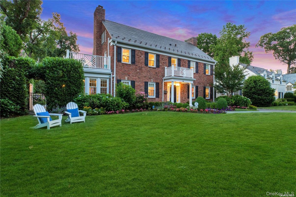 Backyard, Exterior, Facade, Brick Facade, Georgian