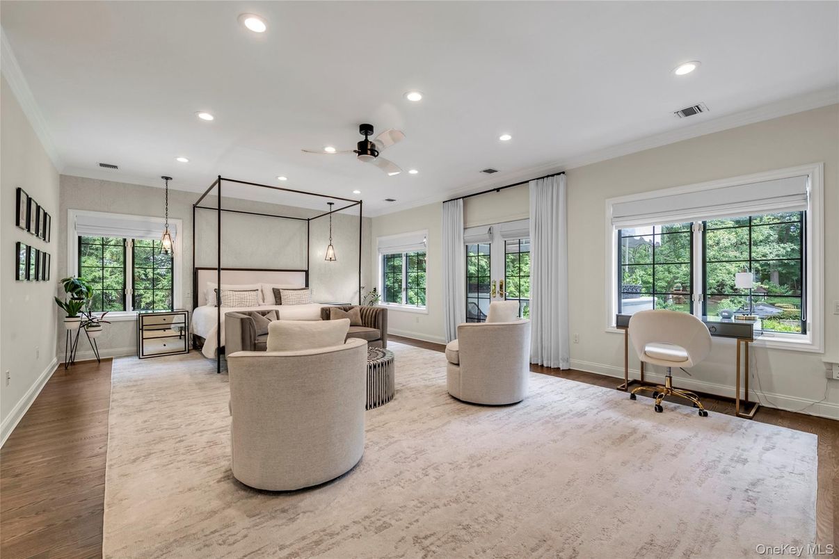 Bedroom, Home Office, Interior, Living room, Pendant Lights, Recessed Lighting, Wood Texture Flooring