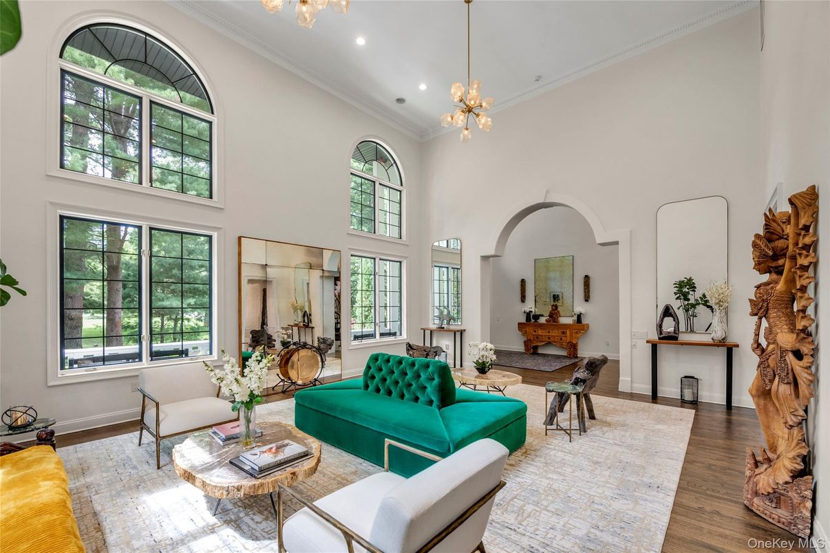 Chandelier, Dining room, Interior, Living room, Pendant Lights, Recessed Lighting, Wood Texture Flooring