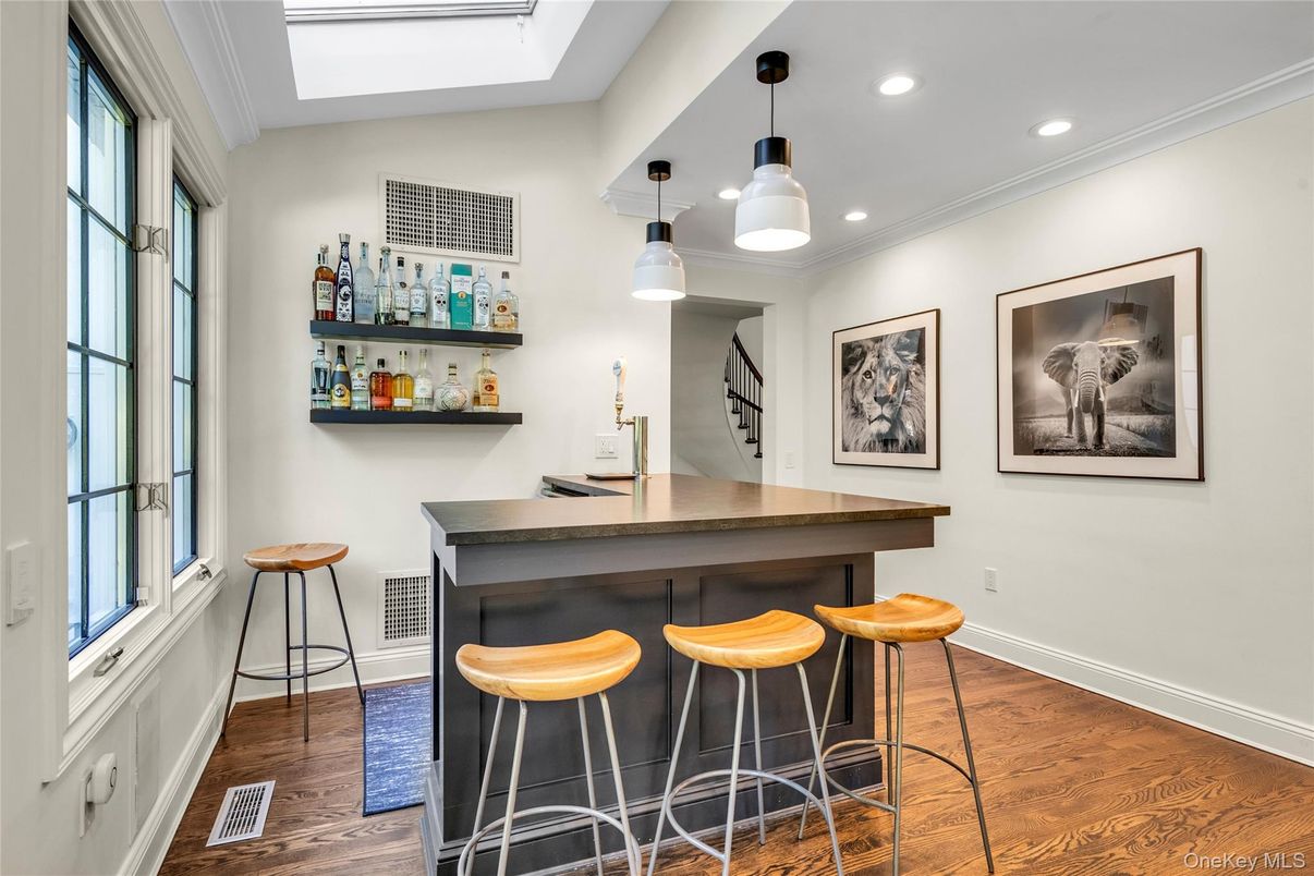 Interior, Pendant Lights, Recessed Lighting, Wood Texture Flooring